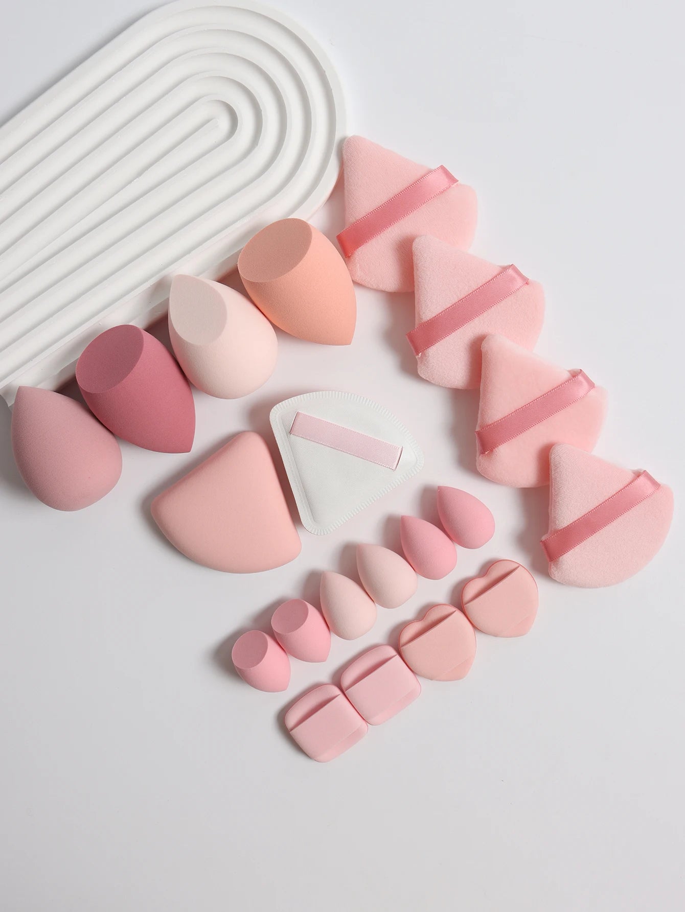 20 Pcs Pink Makeup Sponge and Makeup Puff Set Suitable for Face Cream and Powder Concealer Powder Makeup Machine