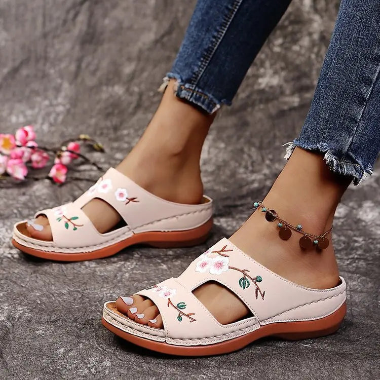 Casual Sandals Comfortable Soft Slippers Women 2022 Embroider Flower Colorful Ethnic Flat Platform Open Toe Outdoor Beach Shoes