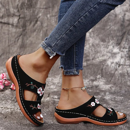 Casual Sandals Comfortable Soft Slippers Women 2022 Embroider Flower Colorful Ethnic Flat Platform Open Toe Outdoor Beach Shoes