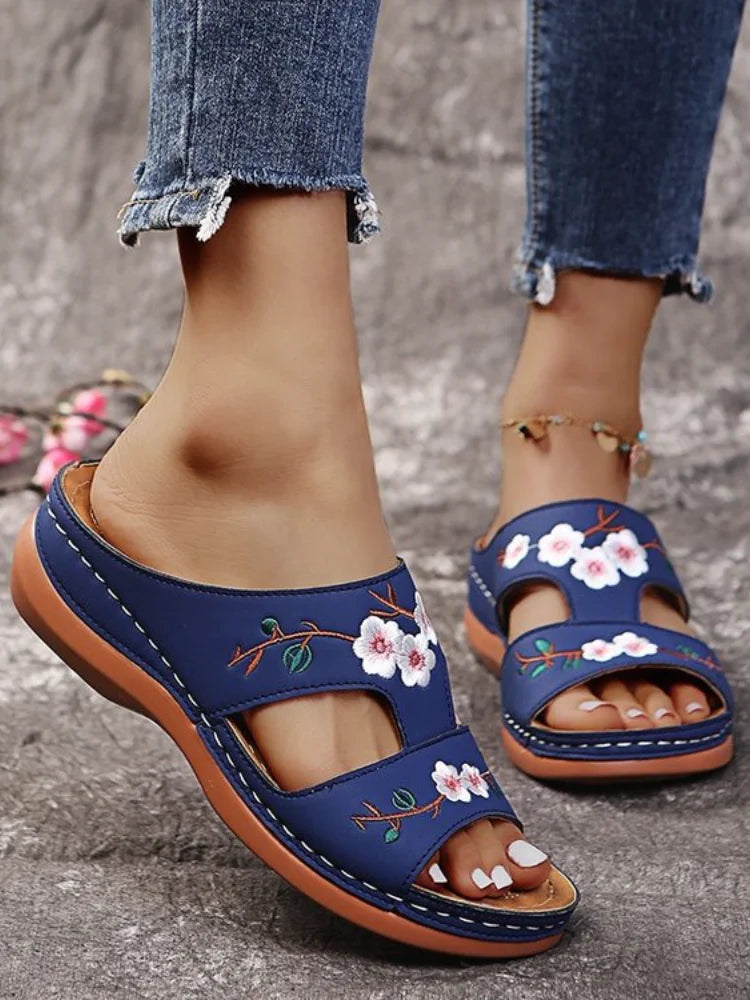 Casual Sandals Comfortable Soft Slippers Women 2022 Embroider Flower Colorful Ethnic Flat Platform Open Toe Outdoor Beach Shoes