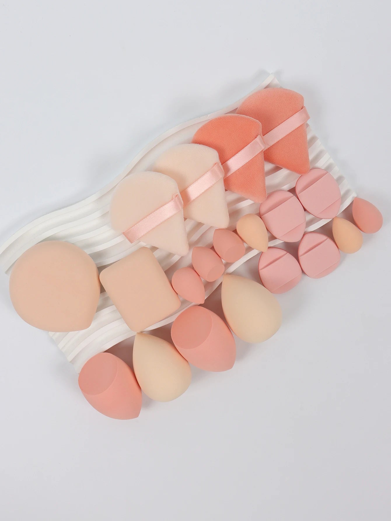 20 Pcs Pink Makeup Sponge and Makeup Puff Set Suitable for Face Cream and Powder Concealer Powder Makeup Machine